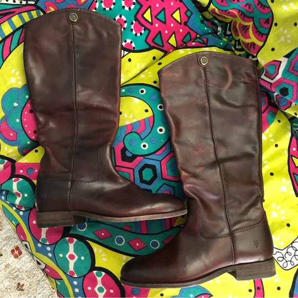 Melissa Button 2 - Picture 8 of 15